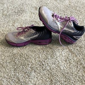 Mizuno’s women’s size 7